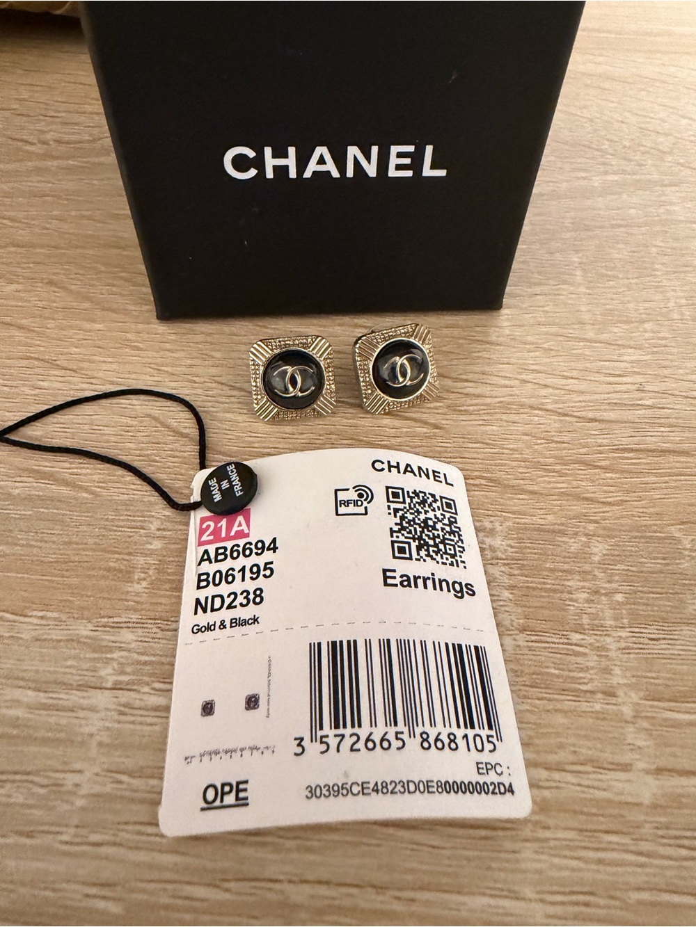 Cell Phones & Accessories Subcategory Identification